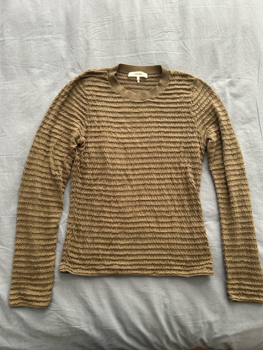 Frame Silk Blend Smocked Long Sleeve Crew Neck Top - Green - L